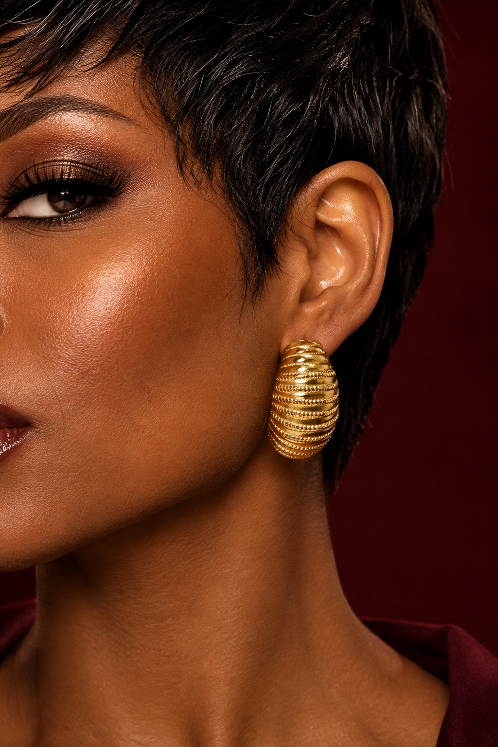 Delilah – Goldene Statement-Ohrringe