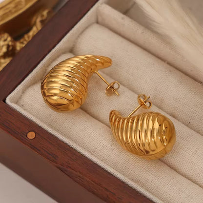 Neriah – Goldene Tropfenohrringe